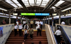 Permudah Penumpang Kereta Jaga Jarak, Jepang Bakal Rilis Aplikasi Pemantau Khusus