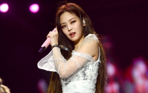 Jennie BLACKPINK Bahas Kondisi Kakinya yang Digips Jelang Comeback