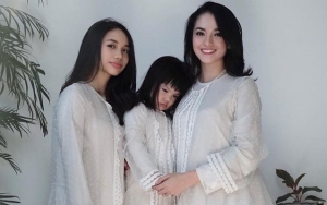 Ririn Ekawati Kunjungi Makam Mendiang Suami, Beber Alasan Pilu Ajak Si Putri Kecil Setelah 3 Tahun