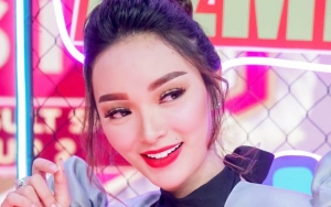 Zaskia Gotik Ngidam Makanan ini, Pamer Pulang Kampung Dijemput Mama Mertua Cantik