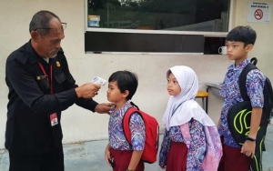 Pro Kontra Sekolah Dibuka, Satgas COVID-19 Sebut Keputusan di Tangan Orang Tua