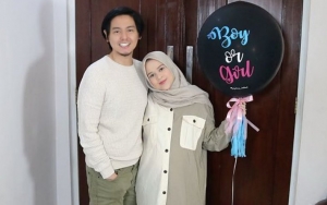 Putrinya Hamil 7 Bulan, Ibunda Cut Meyriska Ungkap Ketulusan Cinta Roger Danuarta