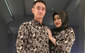 Senyum Ceria Istri Zumi Zola Pasca Gugat Cerai, 'Ramalan' Nikah Karena Isu Zina Terbukti?