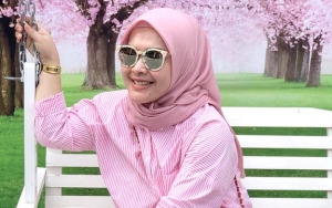 Rilis Koleksi Tas Terbaru, Adik Syahrini Dituding Tiru Desain Brand Dior