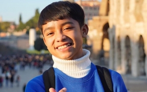 Reaksi Lucu Betrand Peto Saat Lihat Model: Kok Kakinya Banyak Ya Ayah?