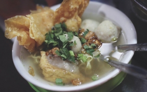 Heboh Penjual Ludahi Mangkuk Bakso, Ahli Spiritual Ungkap Cara Ketahui Warung Pakai Pesugihan
