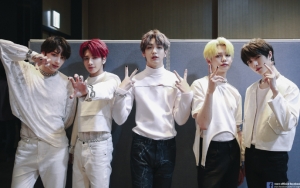 Berdurasi 19 Menit, TXT Ceritakan Kisah Menegangkan Dalam MV Sinematik 'Eternally'