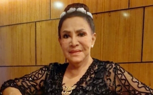 Tak ada Job, Mpok Atiek Kini Jualan Puding Kelapa Untuk Sambung Hidup