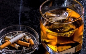 Merokok dan Konsumsi Minuman Beralkohol