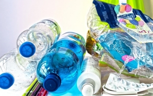 Penggunaan Plastik yang Berlebihan