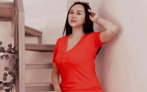 Aura Kasih Ngode Rindu Main Air, Komentar Romantis Suami Bikin Klepek-Klepek