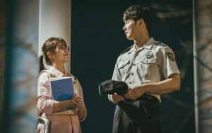 Serius dalam Drama, Begini Cerianya Yoon Shi Yoon dan Kyung Soo Jin Cs di Lokasi Syuting 'Train'
