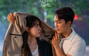 Syuting Ciuman 'Dinner Mate', Wajah Song Seung Heon Nemplok di Leher Seo Ji Hye Curi Fokus