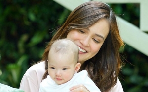 Kepala Bayi Shandy Aulia Kejedot Lantai Bikin Jantungan, Reaksinya Tak Terduga
