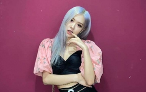 Rose BLACKPINK Bicara Fashion dan Ungkap 5 Barang Wajib Ada di Tasnya