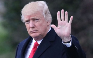 Trump Larang Semua Anggota Partai Komunis Tiongkok Masuk AS
