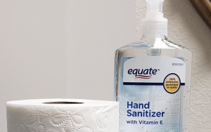 Bawa Hand Sanitizer, Tisu dan Starter Pack Lainnya