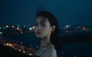Lee Hi Berdamai Dengan Masa Lalunya Yang Bahagia Dalam MV Comeback 'HOLO'
