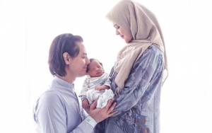 Bayi Roger Danuarta 'Pelototi' Sang Ayah, Wajah Nyengir Tampan Bak Calon Oppa Korea