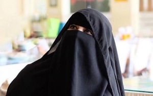Pipik Dian Irawati Komentari Salat Jumat di Hagia Sophia, Tulis Doa untuk Presiden Turki