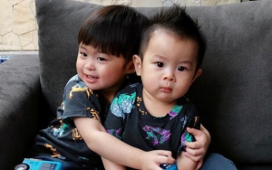 Raphael Moeis Tiba-Tiba Nyosor ke Sang Adik, Ekspresi Datar Mikhael Bikin Ngakak