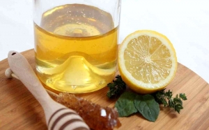 Minum Teh Madu dan Lemon