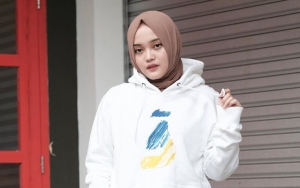 Putri Delina Adik Rizky Febian Bawa Pria Tampan ke Lokasi Syuting, Pacar Baru?