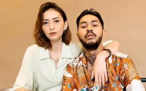 Onadio Leonardo Umbar Kemesraan Nyaris Ciuman Dengan Istri di Tempat Umum, Ramai Kena Protes