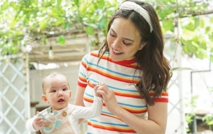 Shandy Aulia Pamer Momen Pilates Bareng Sang Bayi, Sepi Komentar Julid 