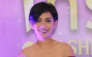 Fenomena Salib Bersinar di Makam Putri Karen Idol Bikin Merinding