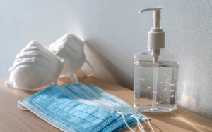 Bawa Selalu Masker Cadangan, Hand Sanitizer dan Starter Pack Lainnya