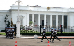  Masih Lebih Baik Ketimbang Negara Lain, Istana Tegaskan RI Belum Resesi