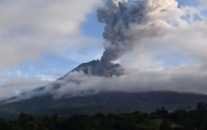 Dibumbui Mistis, Erupsi Sinabung Dikaitkan Dengan Penangkapan Ikan Mas Jumbo di Danau Toba