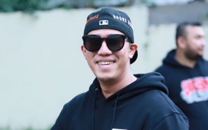 Datang Menjenguk, Ruri Repvblik Prihatin Lihat Kondisi Terkini Ibunda Teguh Vagetoz