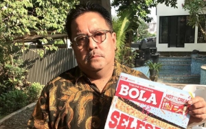 Mirip Bocah, Wajah Rano Karno Berlumuran Tepung Saat Ikut Lomba 17-an