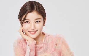 Kim Yoo Jung Selfie Dengan Rambut Berantakan, Visual Dipuji Habis-Habisan