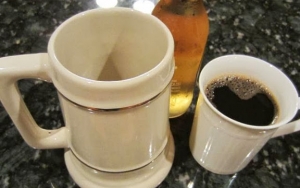 Hindari Alkohol dan Kafein