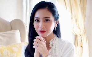 Bunga Zainal Ungkap Kedekatan Dengan Putri Tirinya Meski Tak Tinggal Serumah