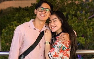 Felicya dan Hito Ceasar 'Kabur' Ke Bali Pasca Pernikahan Diundur, Aksi Berendam Berduaan Disorot