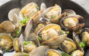 Hasilkan Hidangan Lezat, Ini 7 Tips Memasak Kerang Agar Tidak Alot dan Berbau Amis