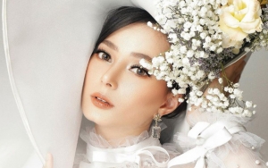 Asmirandah Cantik Natural Saat Pamer Baby Bump, Kolom Komentar Dibatasi Jadi Sorotan