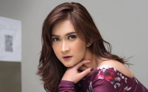 Nafa Urbach Bagikan Foto Keponakan Cantik, Leher Timbul 'Jakun' Jadi Sorotan