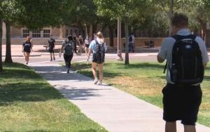 Beredar Foto Sekolah di Texas Gelar Kelas di Lapangan Parkir, Karena Pandemi?