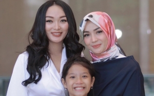 Panggilan 'Aunty' Zaskia Gotik Untuk Putri Sambung Picu Perdebatan, Imel Putri Justru Ucap Makasih