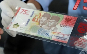 Pakai Benang Berteknologi Tinggi, BI Klaim UPK Rp 75.000 Lebih Canggih dari Dolar AS