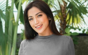 Jessica Iskandar Pose Seksi di Foto Terbaru, Bodi Berisi Disebut Lebih Bahagia