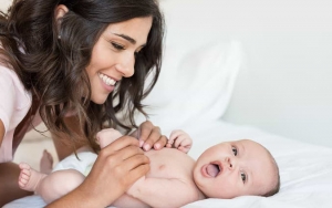 Para Ibu Baru Tanpa Sadar Lakukan 8 Kesalahan Ini Saat Rawat Bayi, Anda Juga?