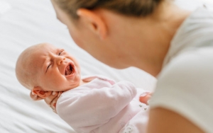 Tidak Membiarkan Bayi Menangis