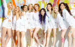 JYP Dikritik Perlakukan TWICE dengan Buruk, Fans Beri Sederet Bukti Ini