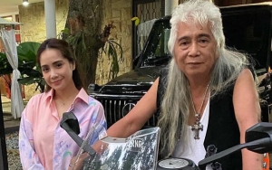 Sakit Syaraf, Video Ayah Nagita Main Pedang Samurai Picu Reaksi Ngeri